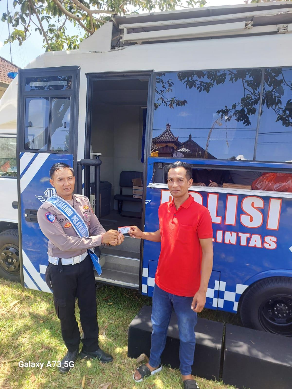 Peresmian TMMD Sat Lantas Polres Karangasem Laksanakan Tedun Banjar Polres Karangasem Berikan Pelayanan SIM dan SAMSAT Keliling