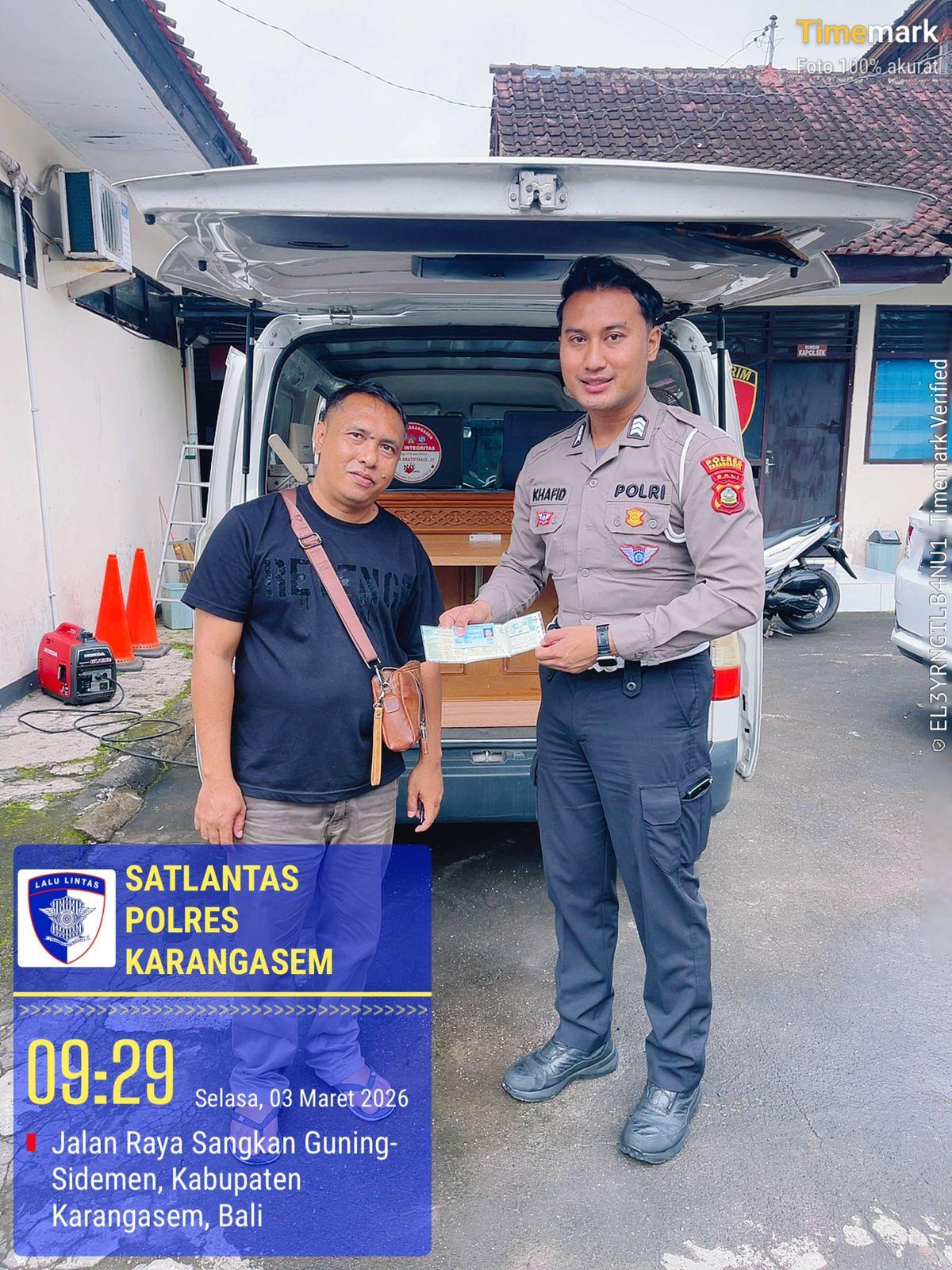 Sat Lantas Karangasem Berikan Pelayanan SAMSAT Keliling