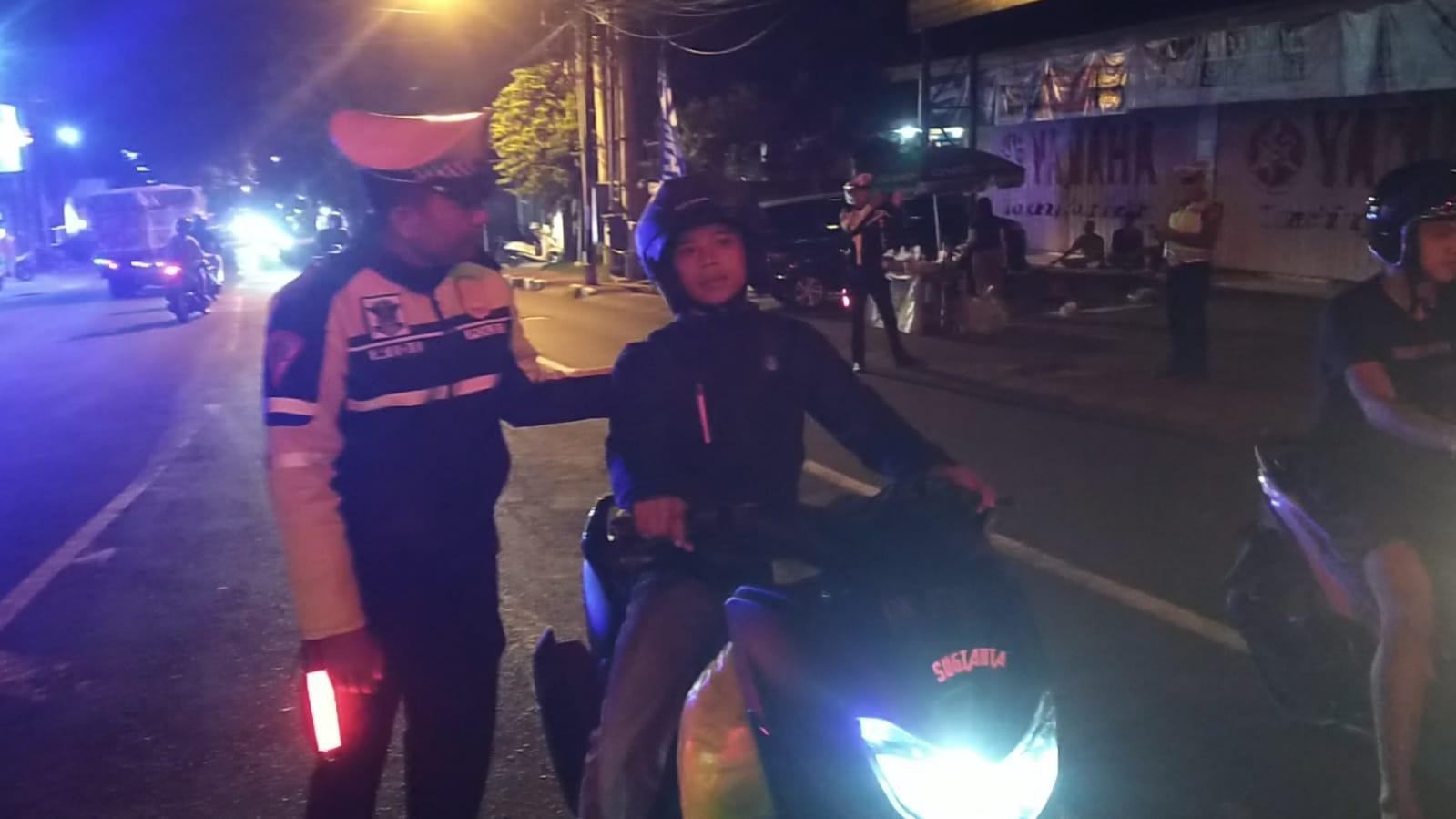 Cegah Balap Liar Sat Lantas Polres Karangasem  Gelar Patroli pada Malam Minggu