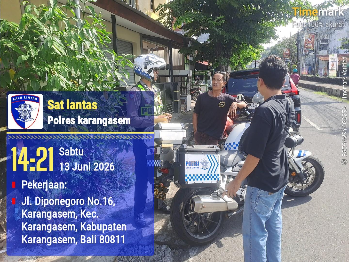 Unit Turjawali Sat lantas Berikan Himbauan Tertulis Bagi Pengendara di Jalan Diponogoro