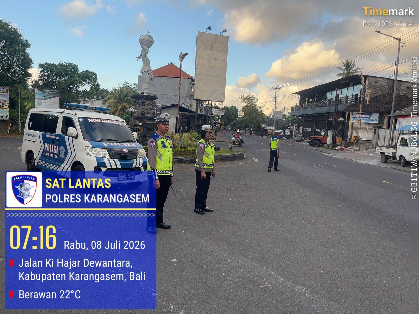 Unit Kamsel Sat Lantas melaksanakan Sosialisasi dan Penerangan di Pos 3 Patung Salak Jasri