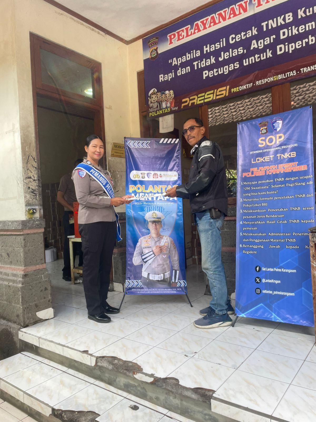 Polres Karangasem Ajak Masyarakat Gunakan Aplikasi SIGNAL untuk Bayar Pajak Kendaraan Secara Online