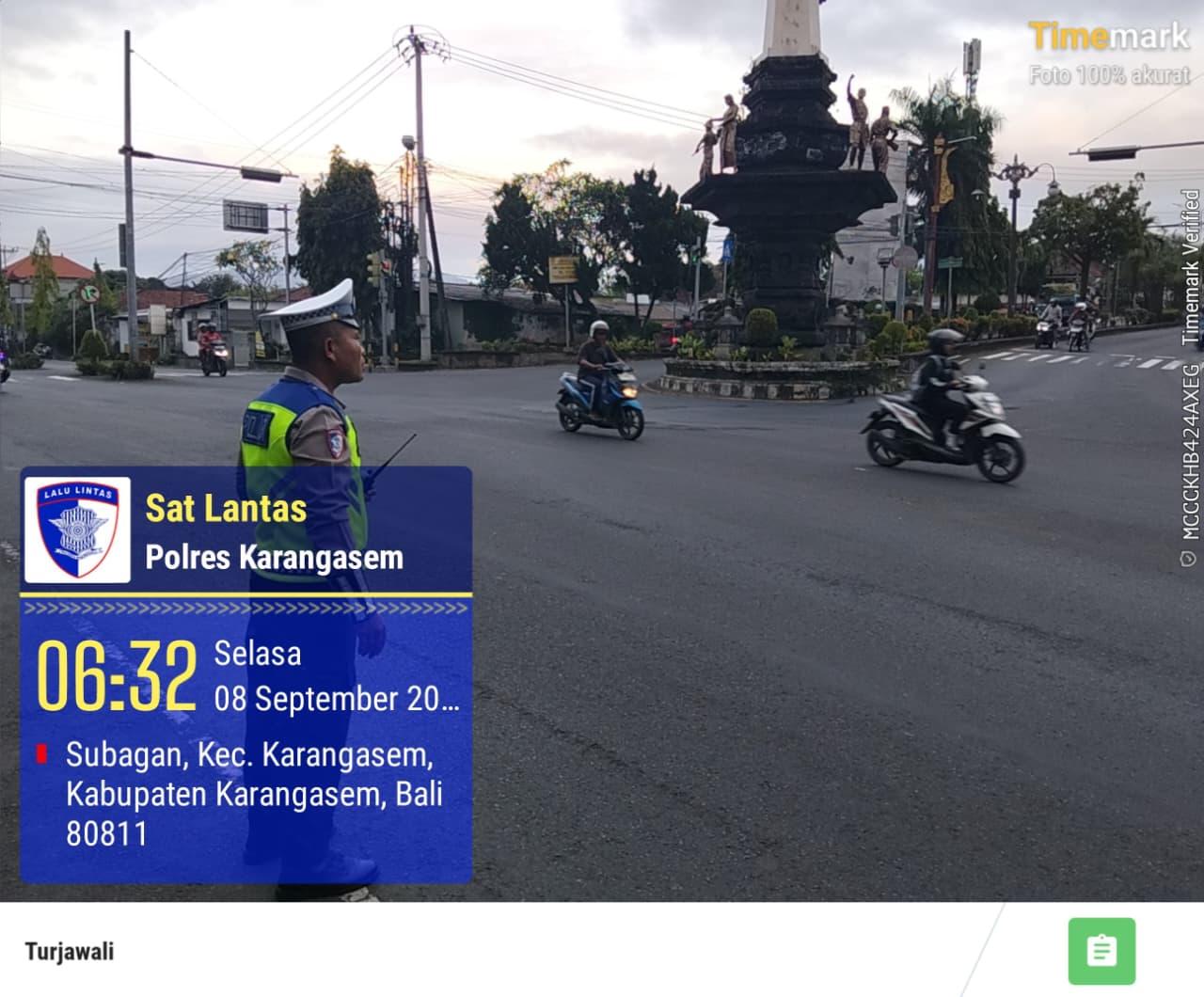 Agar Terciptanya Kelancaran Lalu Lintas Personil Lantas Melaksanakan Penjagaaan dan Pengaturan di Ktl 2