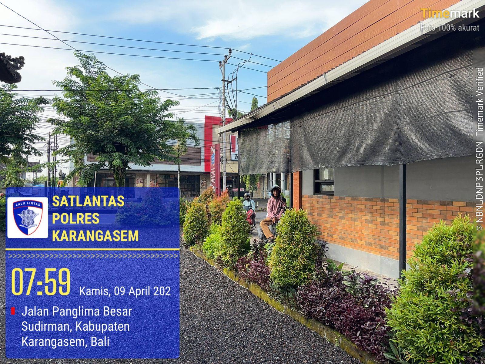 Pelayanan Samsat Drive Thru Polres Karangasem