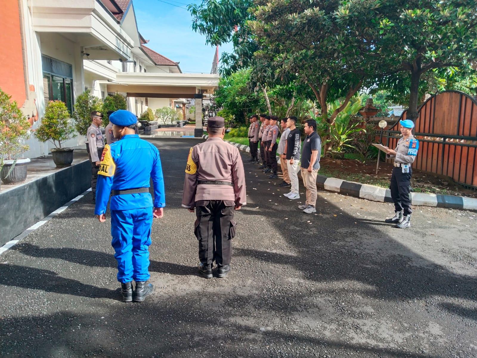 Laksanakan Tugas Piket Mako, Sat Lantas Polres Karangasem Ikuti Serah Terima Tugas Jaga