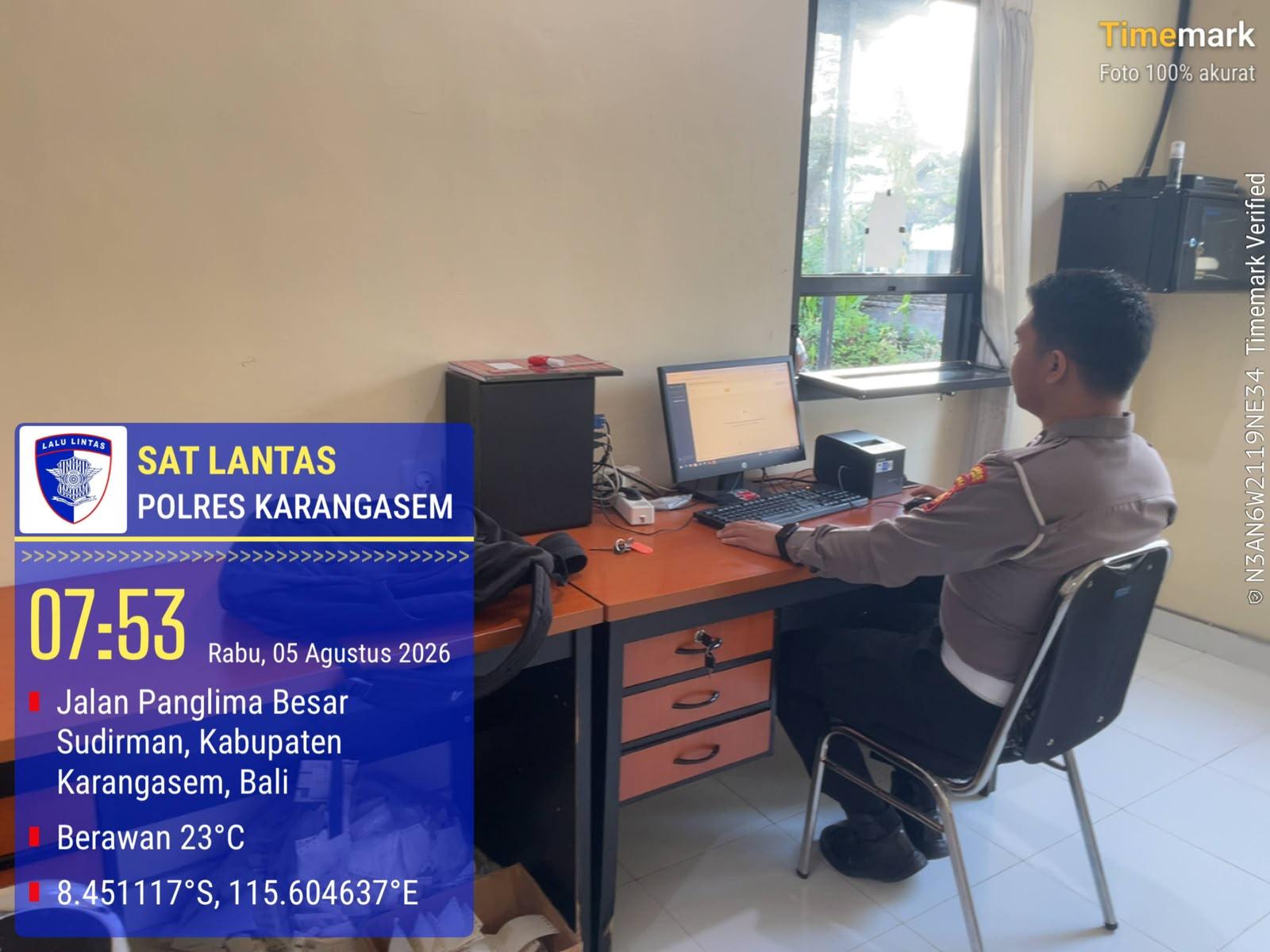 Tak Sampai 5 Menit, Sat Lantas Polres Karangasem Berikan Pelayanan Samsat Drive Thru