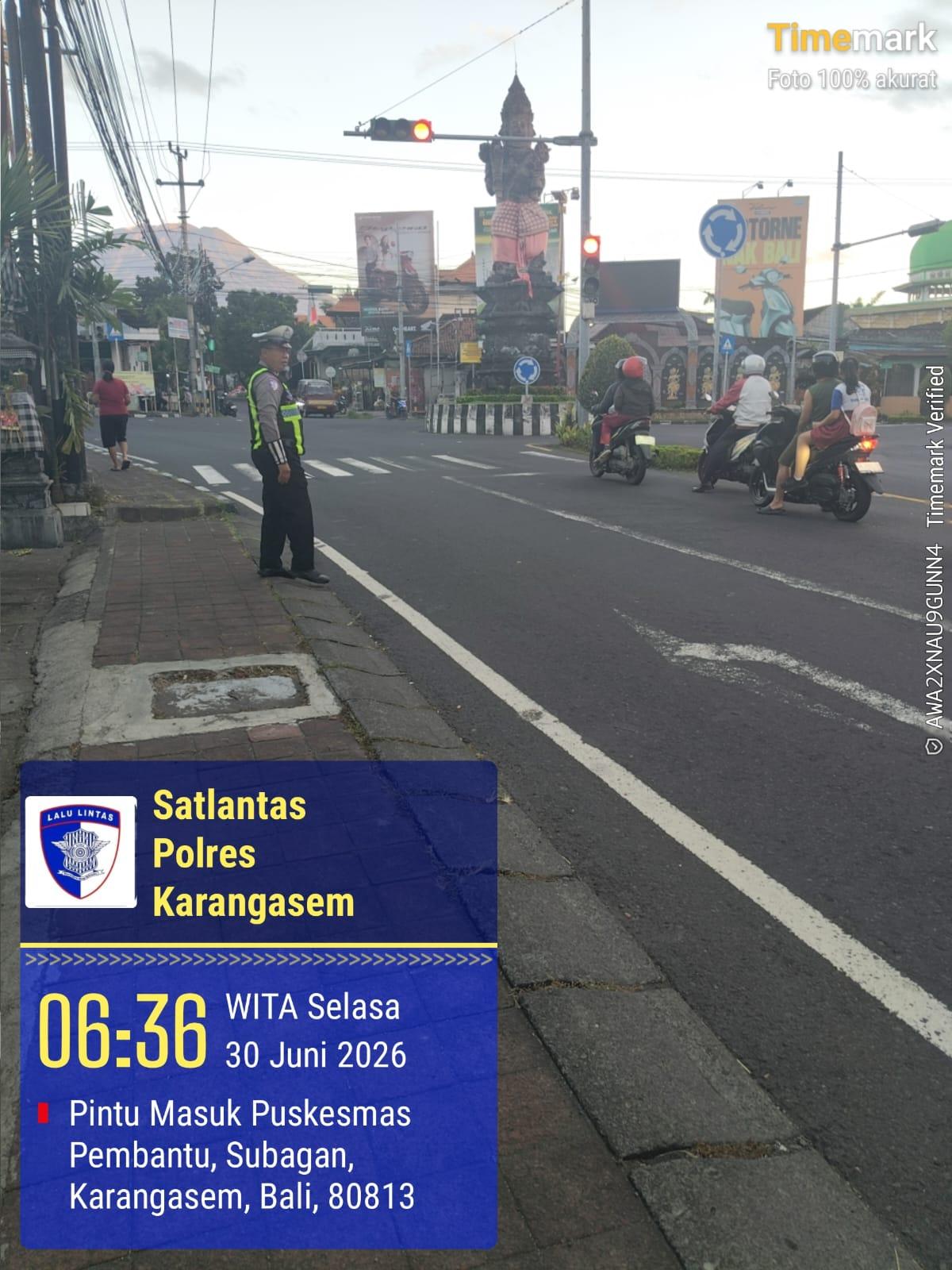 Personil Lantas Laksanakan Gatur Pagi Demi Ketertiban Dan Kelancaran Arus Lalin Di Ktl 1 Subagan