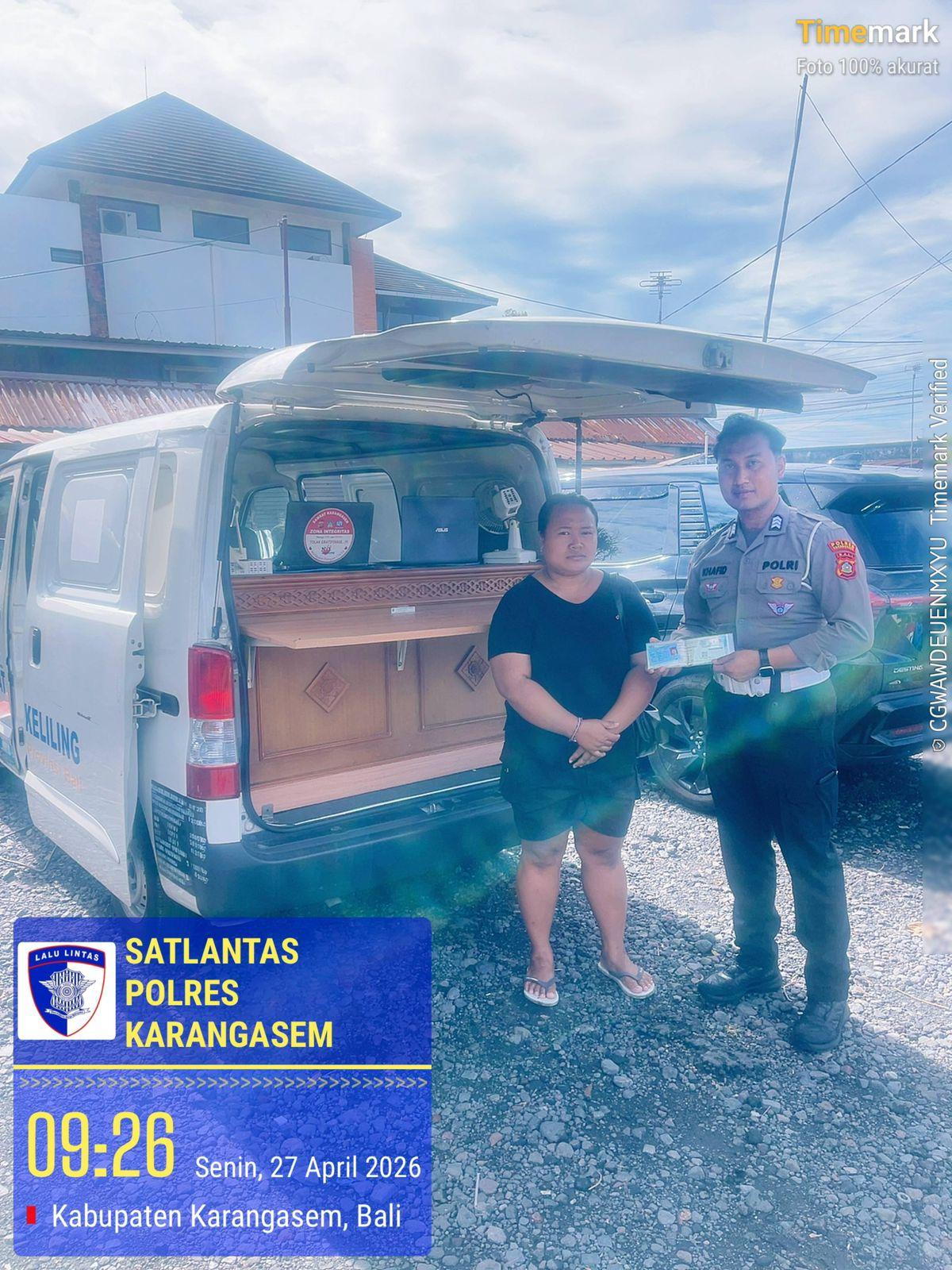 Sat Lantas Karangasem Berikan Pelayanan SAMSAT Keliling