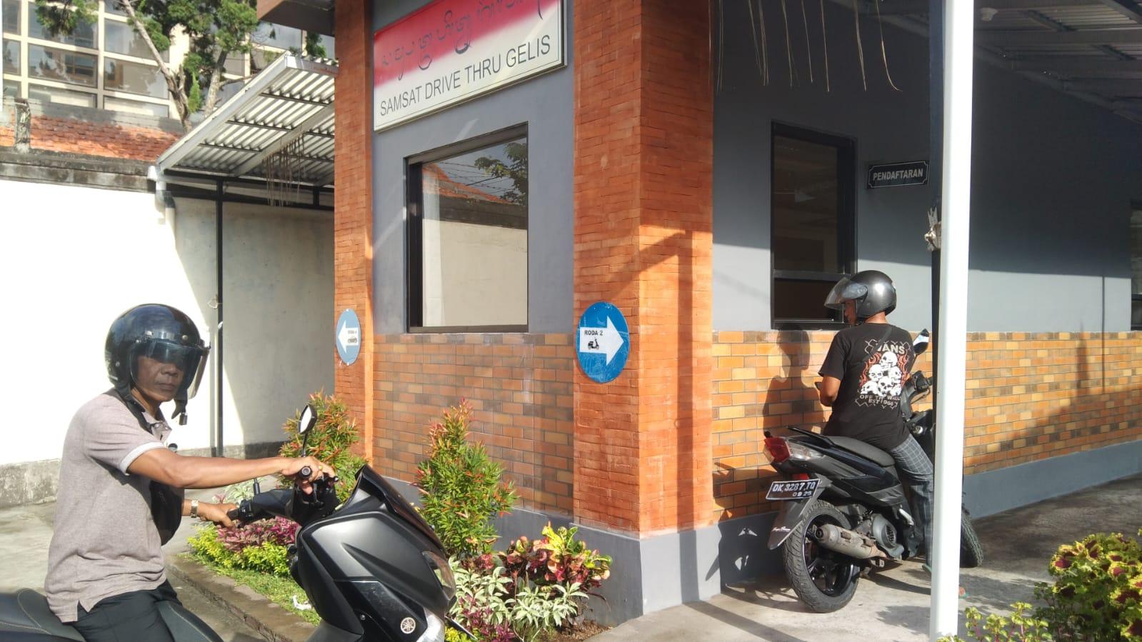  Pelayanan Samsat Drive Thru Polres Karangasem