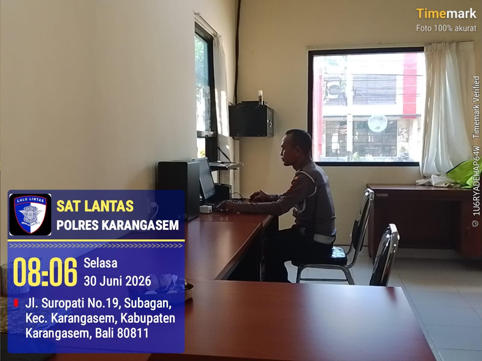 Persingkat Waktu Pelayanan, Sat Lantas Polres Karangasem Berikan Pelayanan Samsat Drive Thru