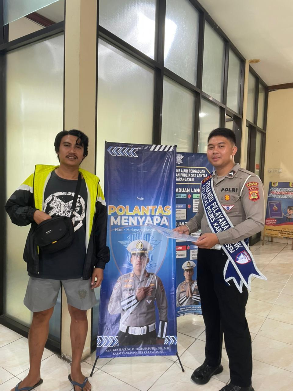Polres Karangasem  Terus Gencarkan Aplikasi Signal Samsat, Permudah Layanan Pajak bagi Masyarakat 