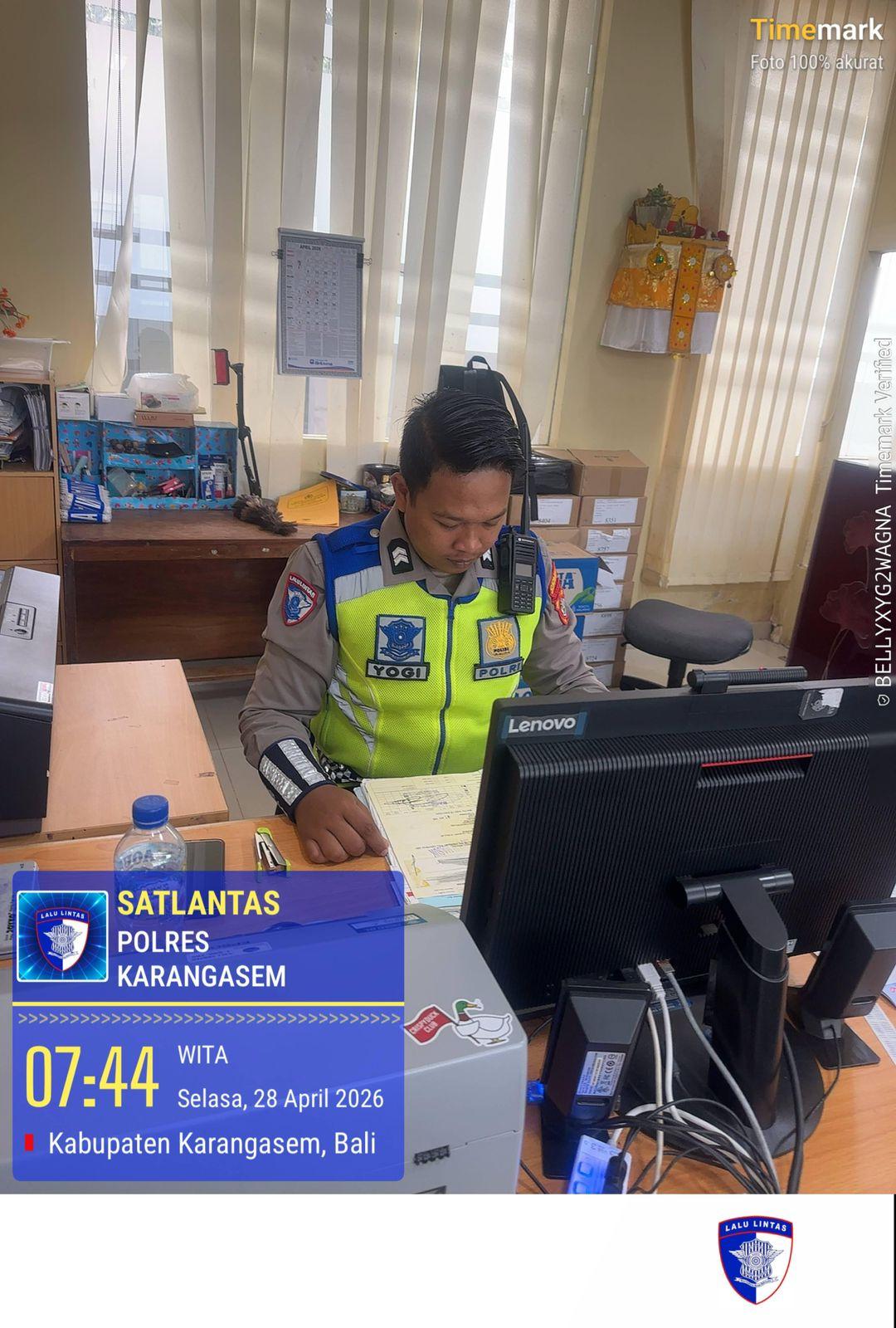 Sat Lantas Polres Karangasem Berikan Pelayanan Prima di BPKB