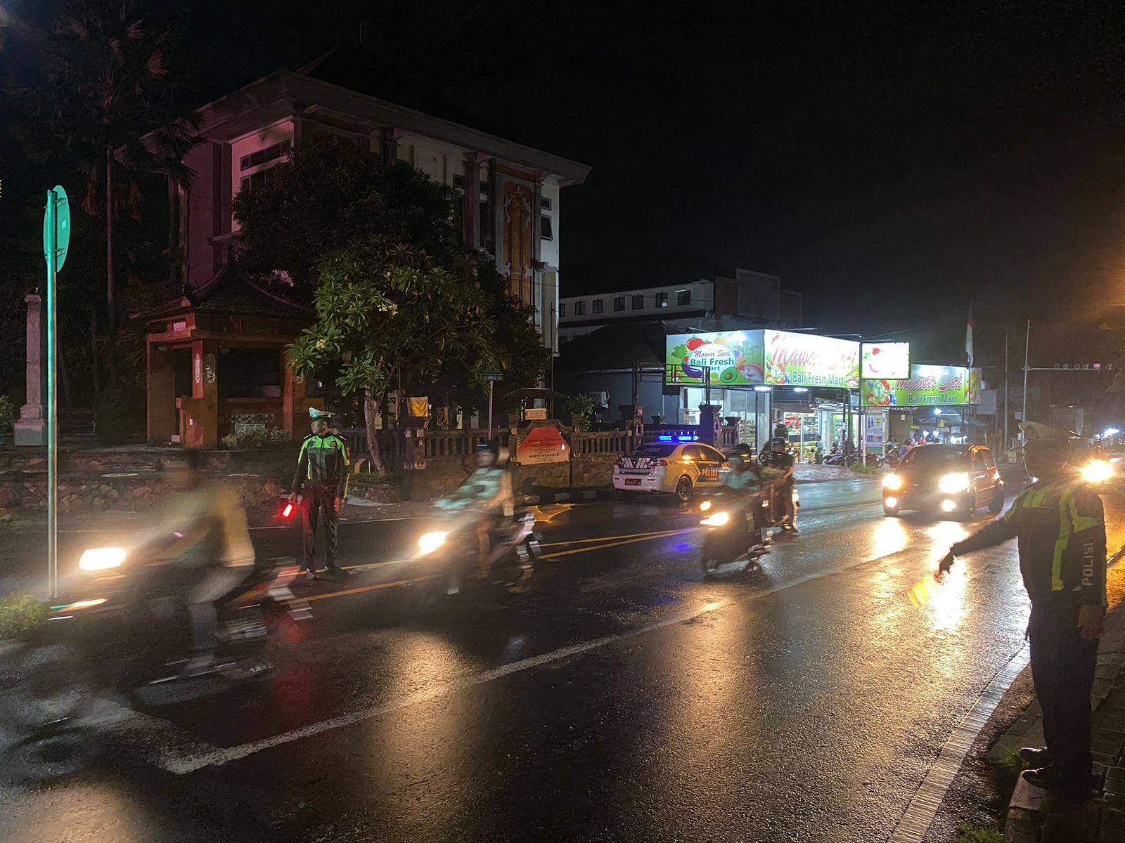 Cegah Balap Liar Sat Lantas Polres Karangasem  Gelar Patroli pada Malam Hari
