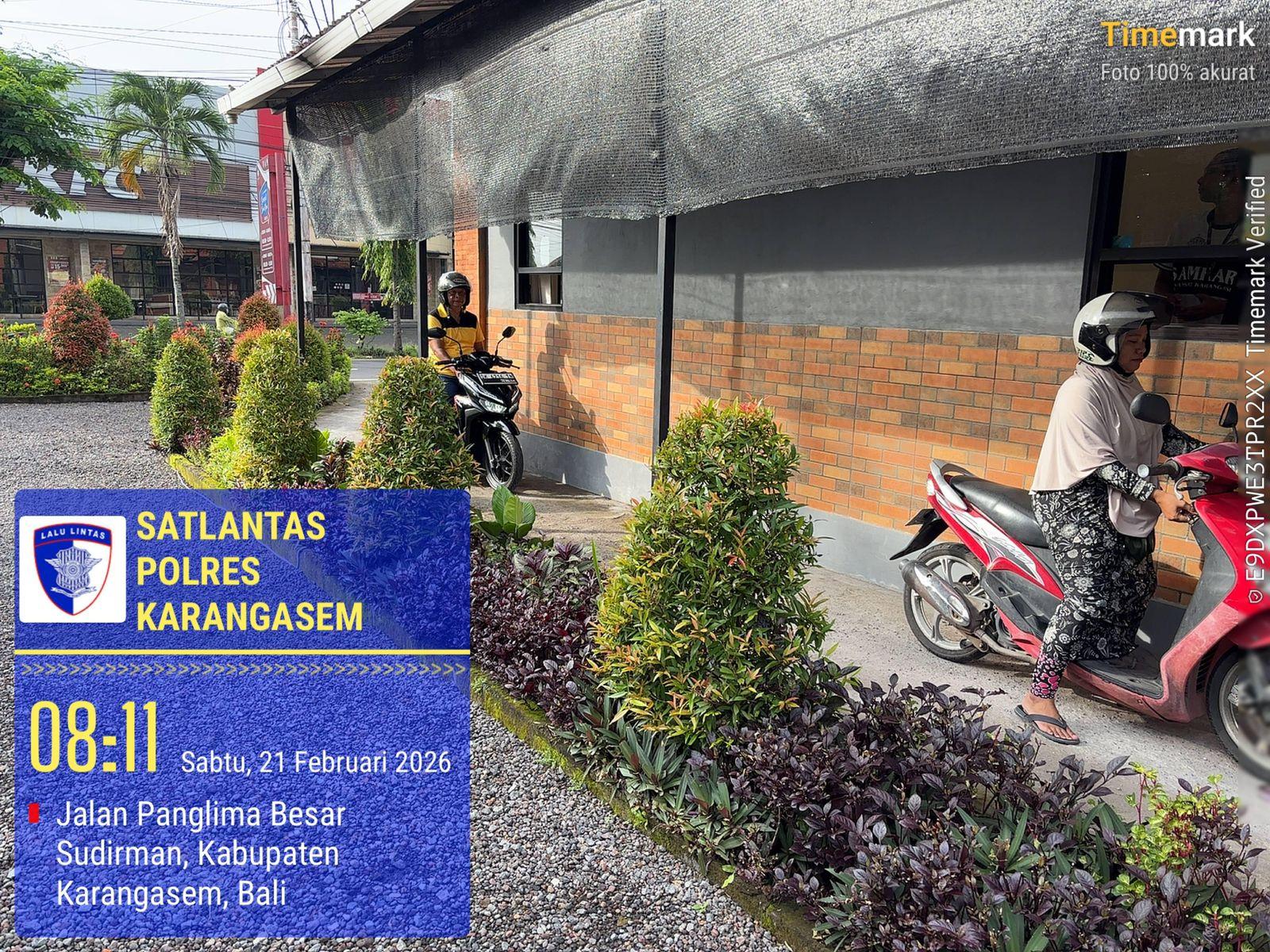 Pelayanan Samsat Drive Thru Polres Karangasem