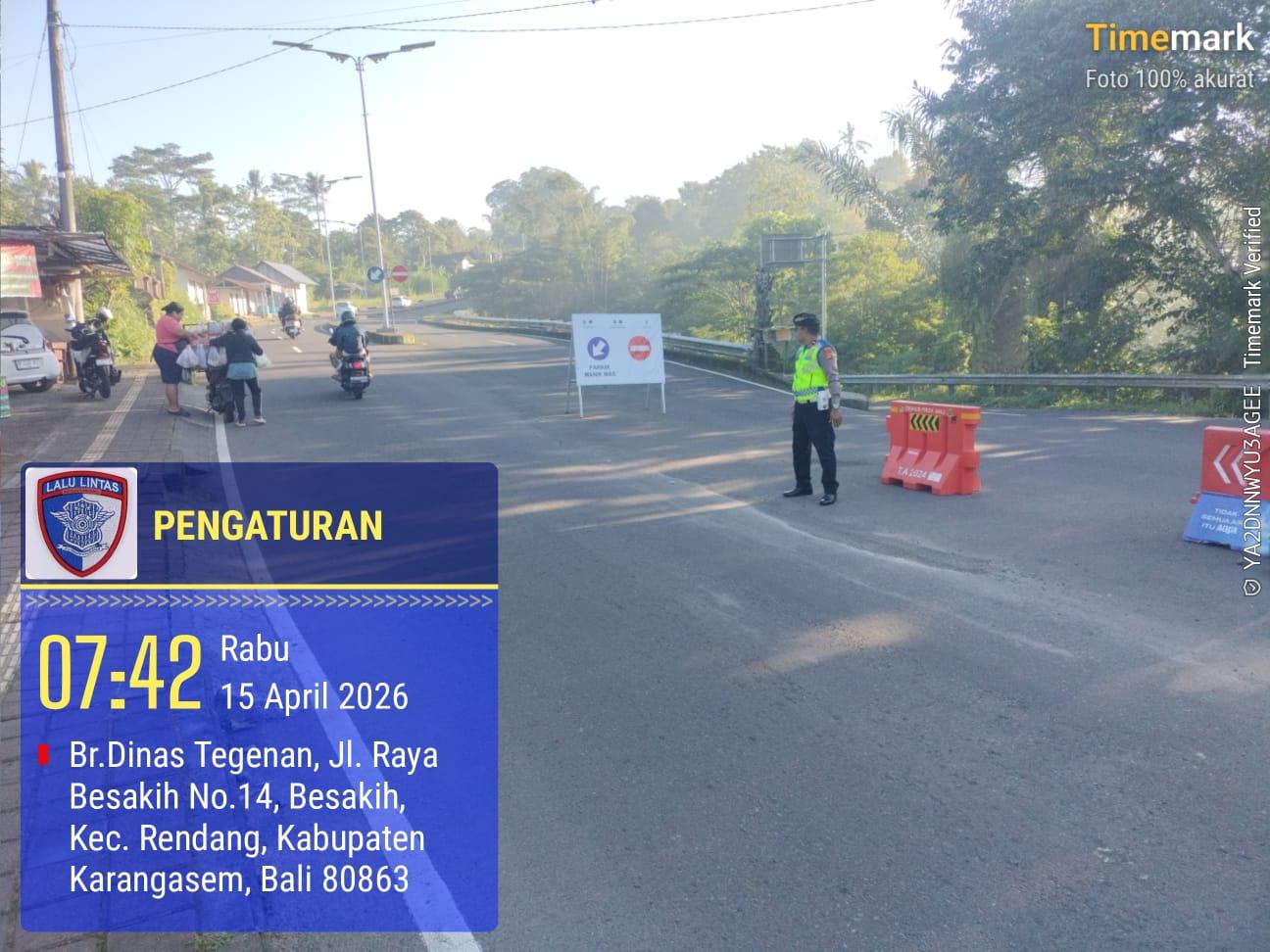 Satuan Lalulintas Polres Karangasem Laksanakan Pengamanan Ida Betara Turun Kabeh