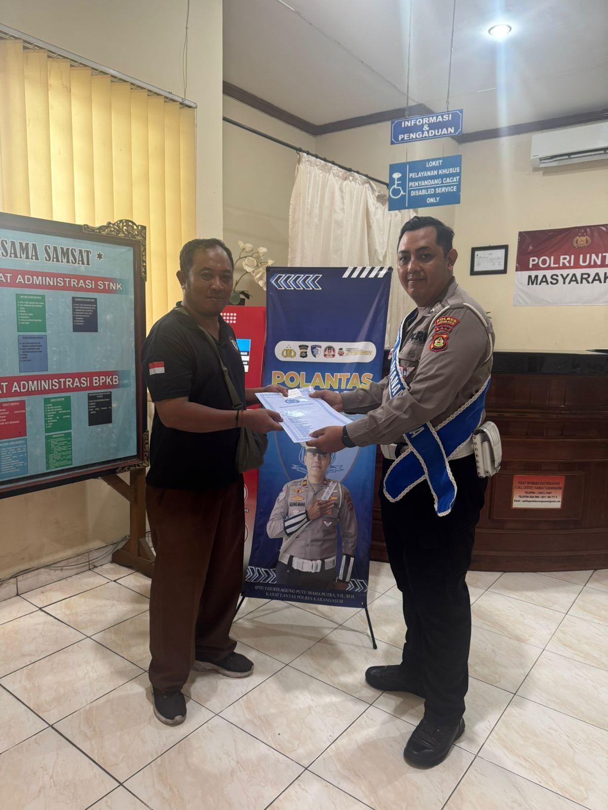 Polres Karangasem Ajak Masyarakat Gunakan Aplikasi SIGNAL untuk Bayar Pajak Kendaraan Secara Online