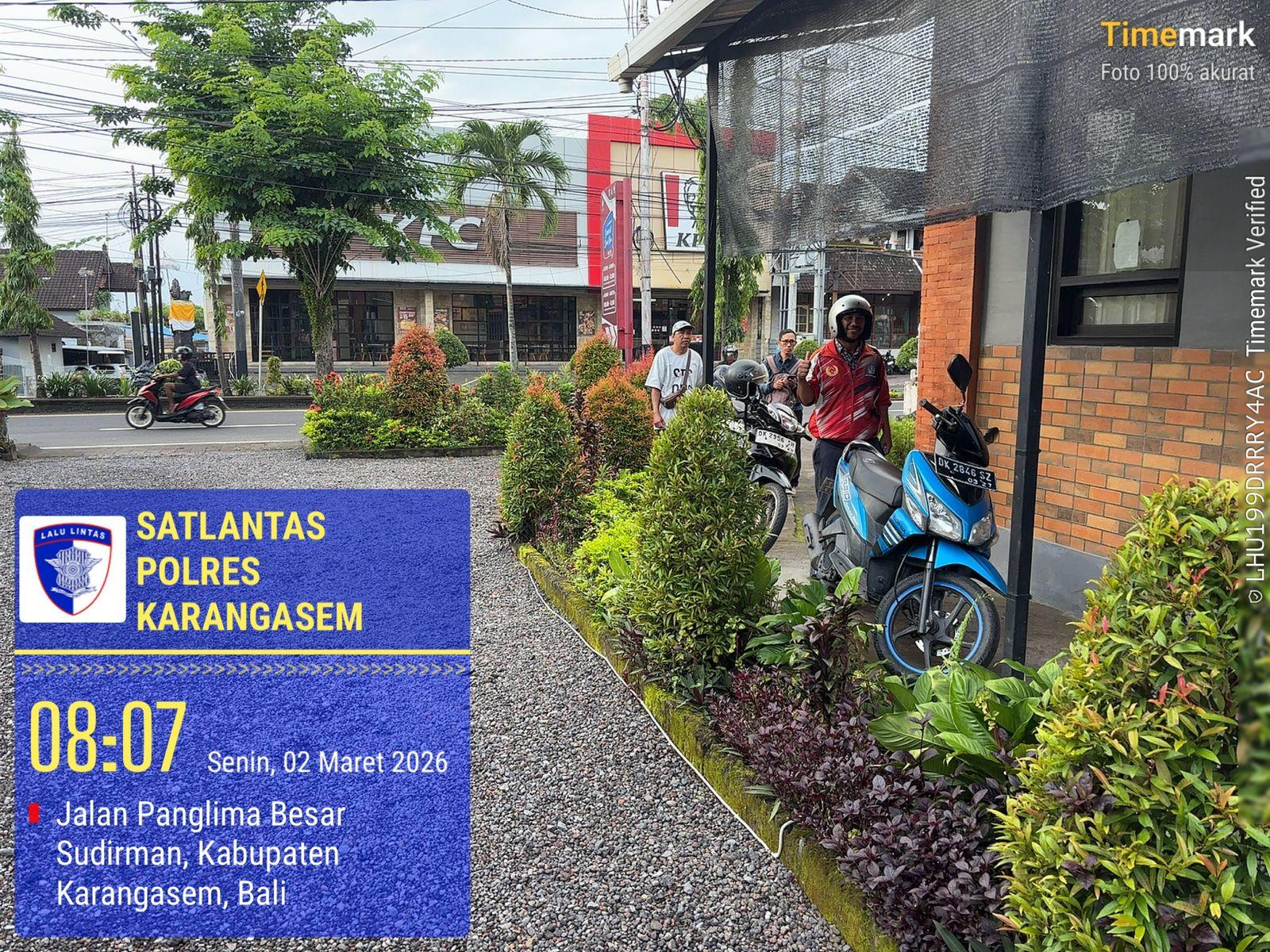 Pelayanan Samsat Drive Thru Polres Karangasem