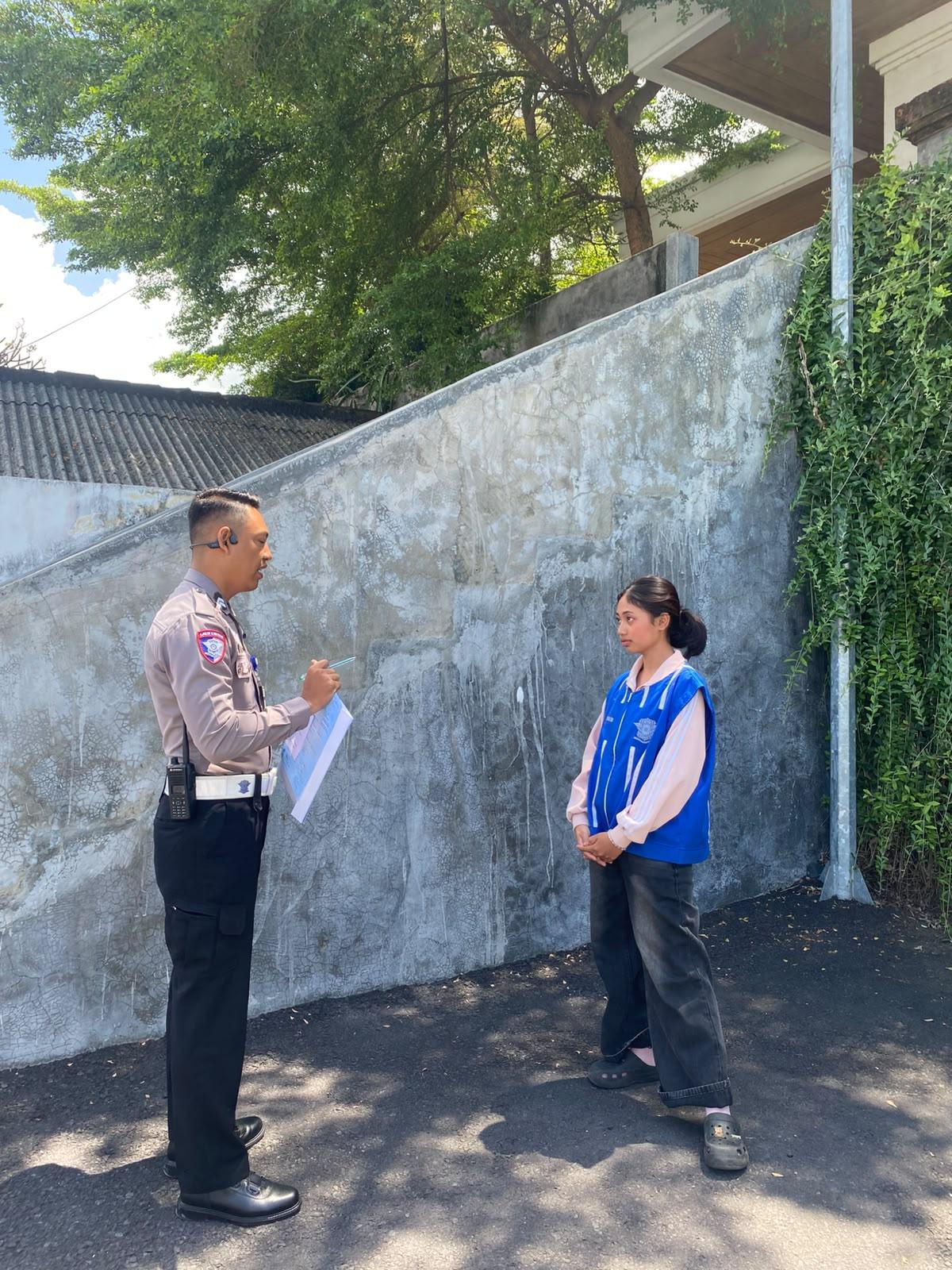 Pastikan Kelayakan dan Keselamatan Berkendara, Pemohon SIM Baru Jalani Uji Praktek di Polres Karangasem